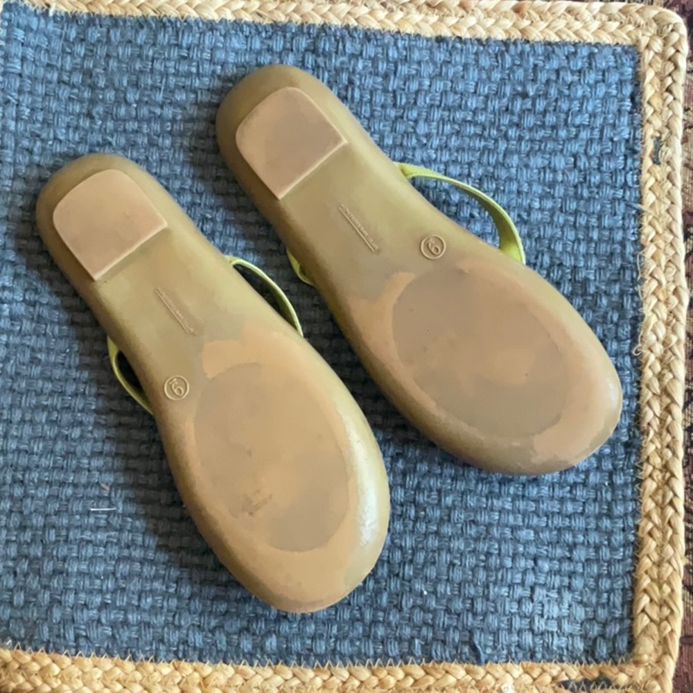 Shoes - Picture 2 of 3